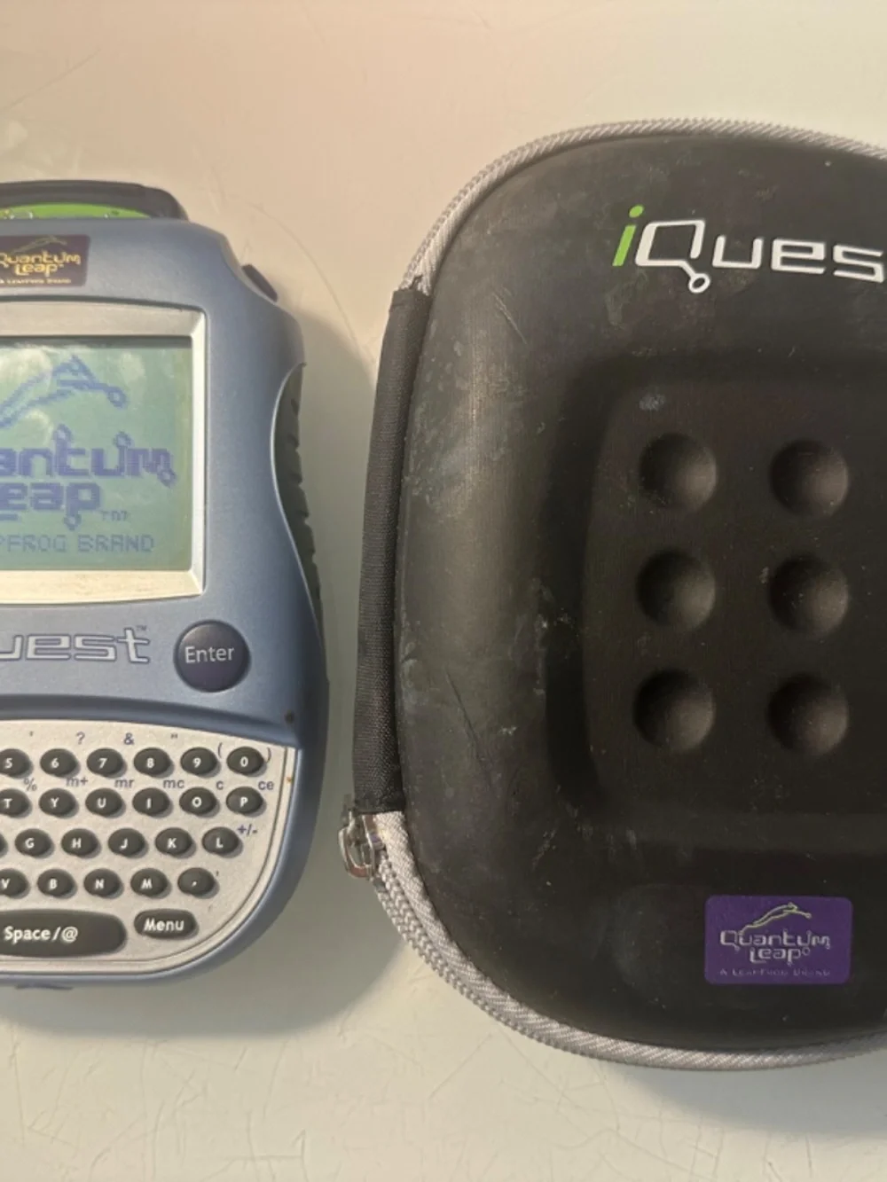 QUANTUM LEAP iQUEST HANDHELD CONSOLE LEAPFROG INTERACTIVE TALKING STEM GAME TOY